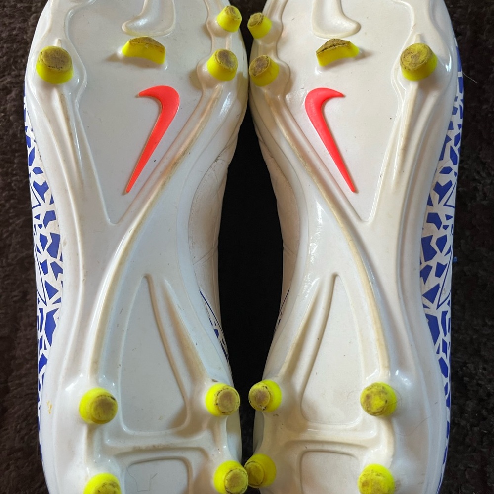 Nike cleats - Picture 1 of 4